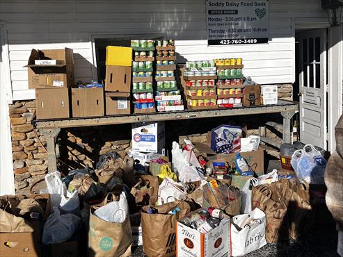 Weed Man Chattanooga, Cleveland, and Dalton Donate 1,474 Pounds of Food to Soddy Daisy Food Bank